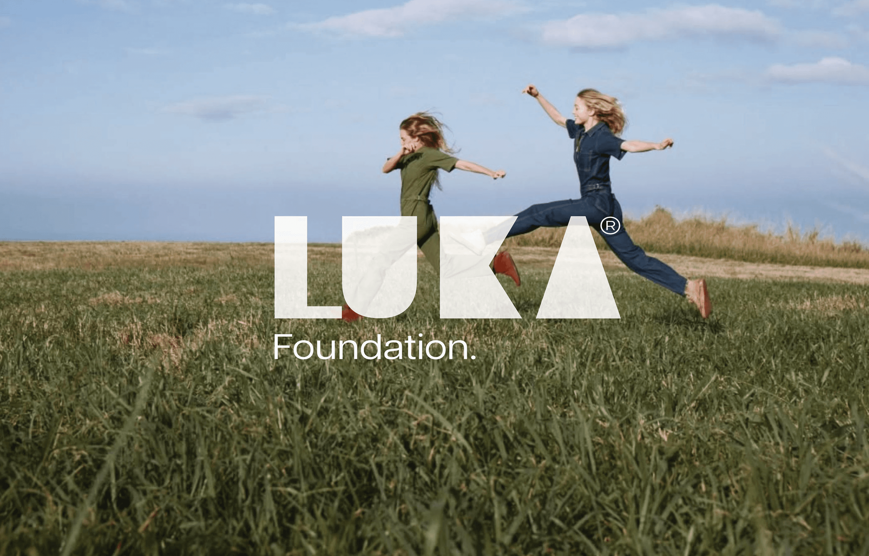 Projekt materiału promocyjnego fundacji wykonany przez Stellar.Creative_ z brandingiem i komunikacją wizualną.